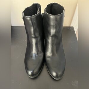 Elegant Black Ankle Boots